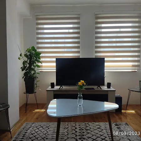 Spacious Modern Apartment With Private Parking Skopje Extérieur photo