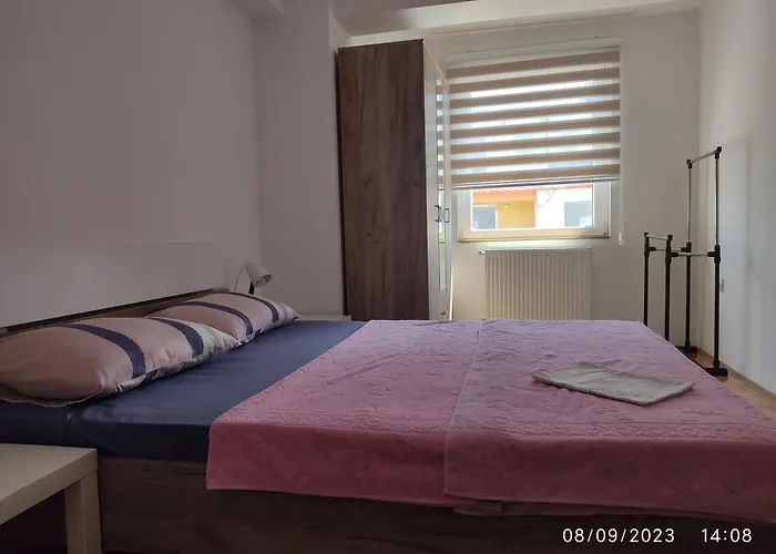 Spacious Modern Apartment With Private Parking