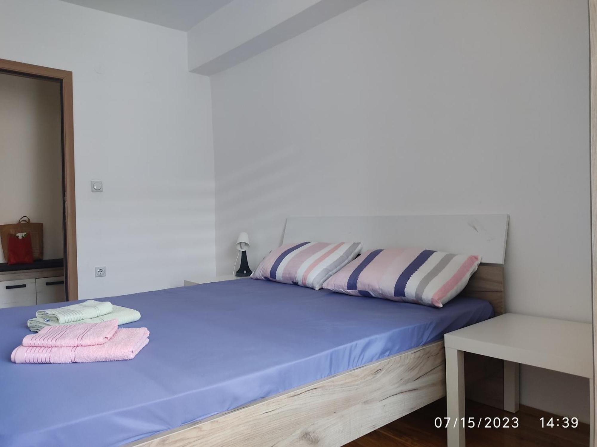 Spacious Modern With Private Parking