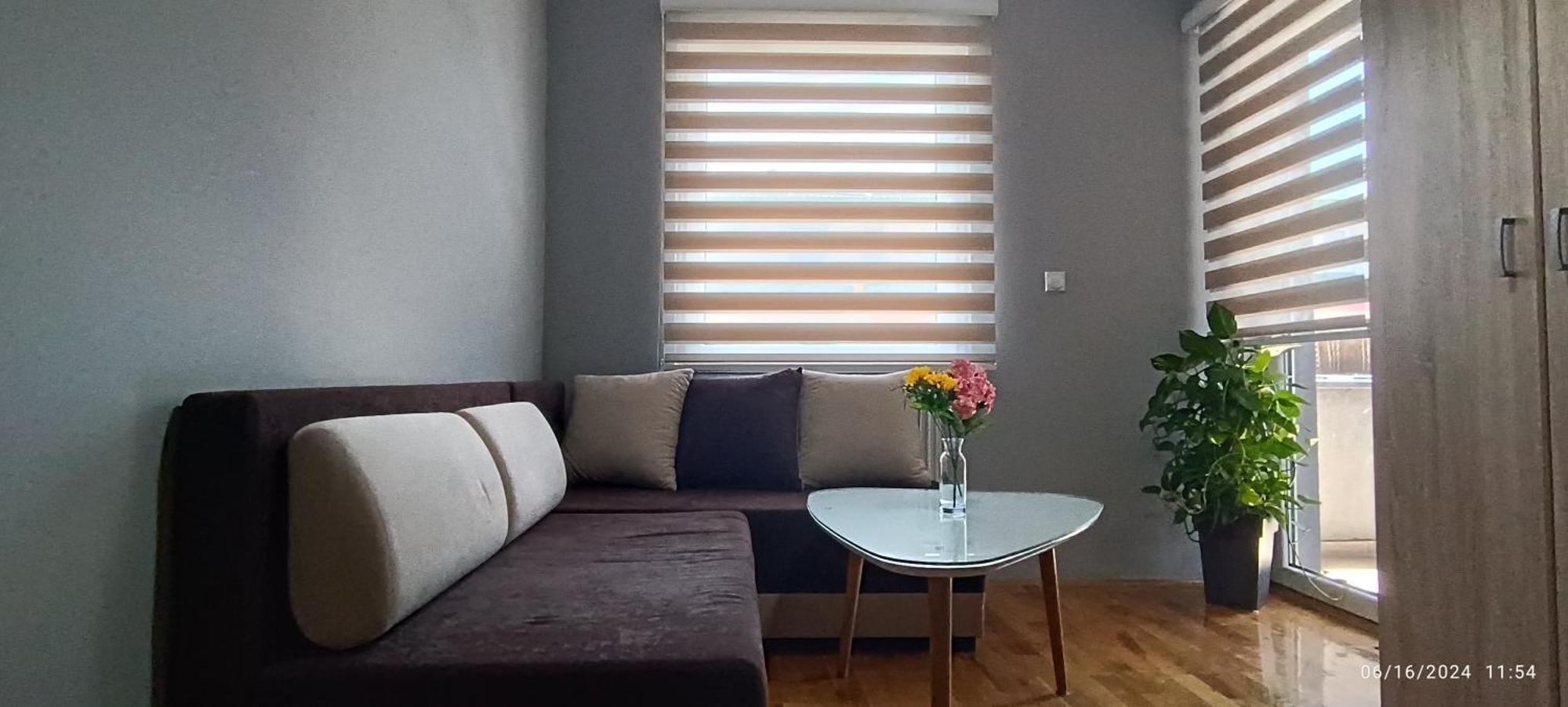Spacious Modern With Private Parking